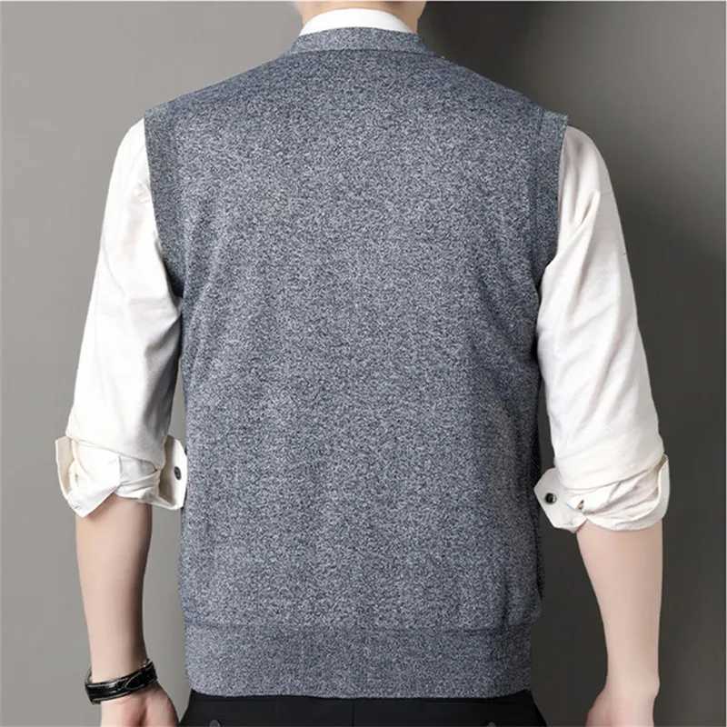Autumn Winter Warm Slim Fit Knit Vest Men Smart Casual Sleeveless Knitted Sweater Vests Mens VNeck Fleece Patchwork WaistcoatXJ250904