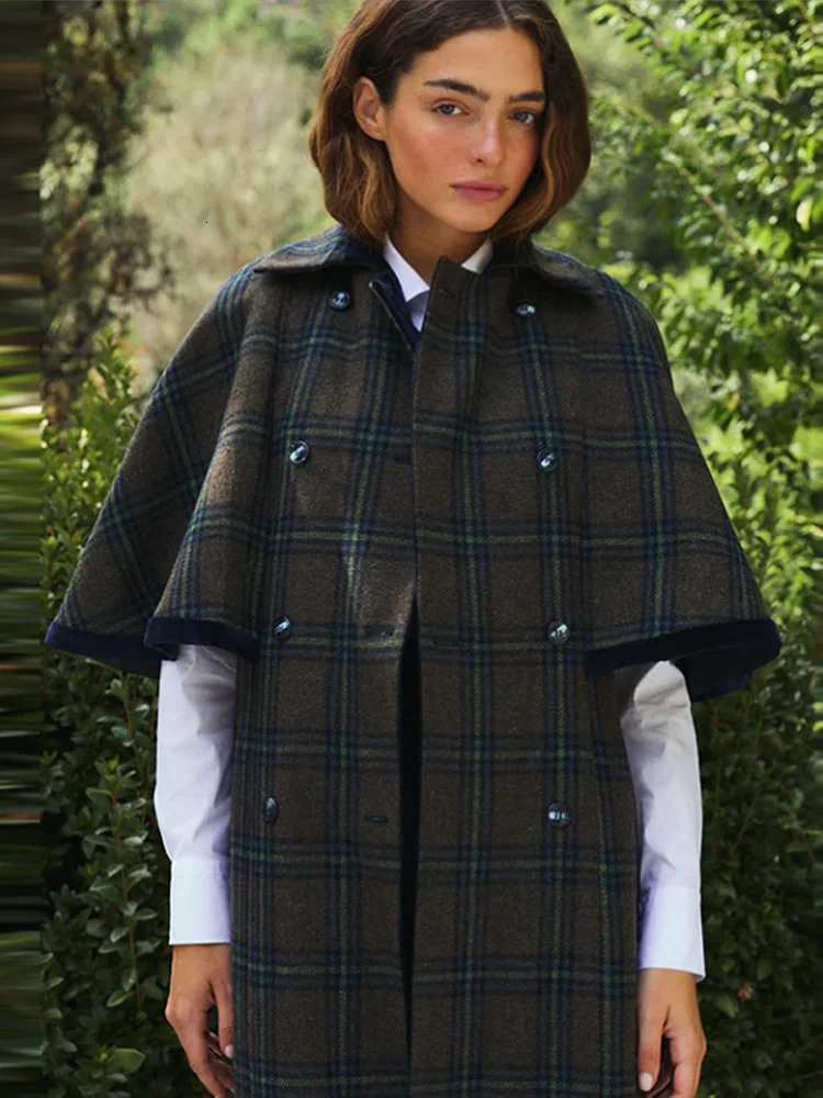 Vintage CapeOverlay Maxi Wool Blend Coat Long Trench Outerwear For Women Elegant Loose Fit Autumn High Street Fashion Outfit 250904