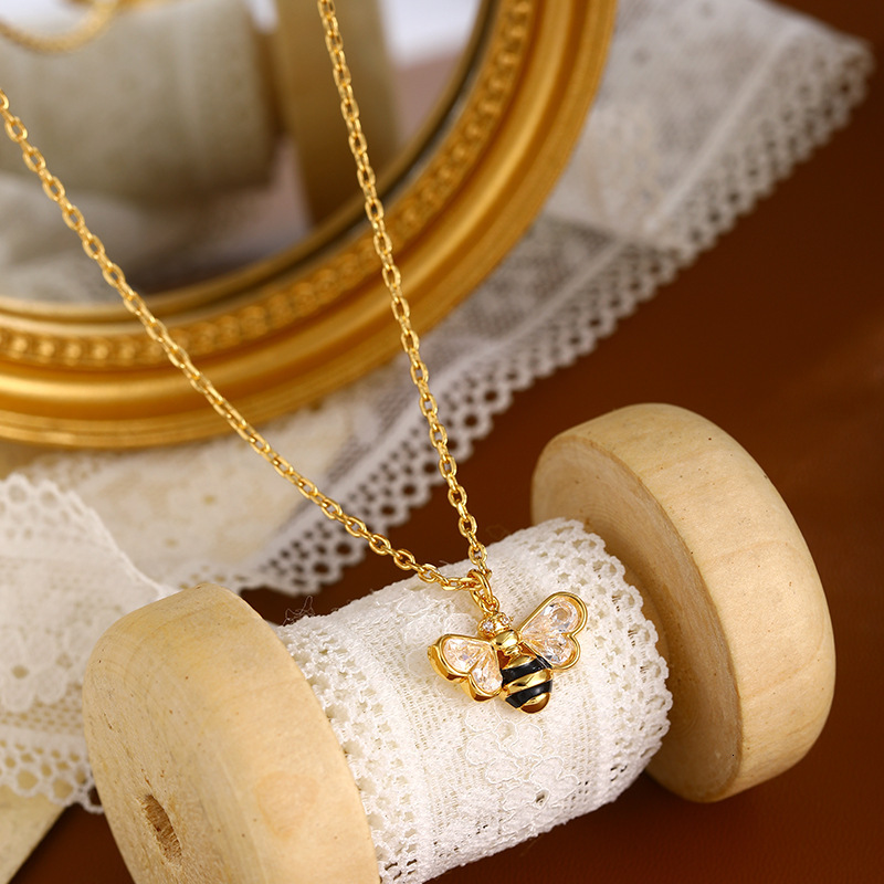 Real Plated Light Bee Niche Accessories Women Summer Necklace Versatile Gold Collarbone Chain