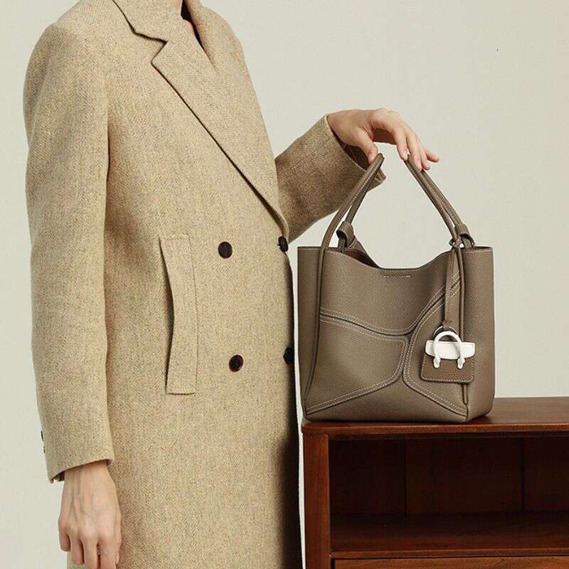 Large Capacity Shoulder Cowhide Handbag Ladies High-End Sensory Exchange, Hardworking Handbag, Crossbody Bag