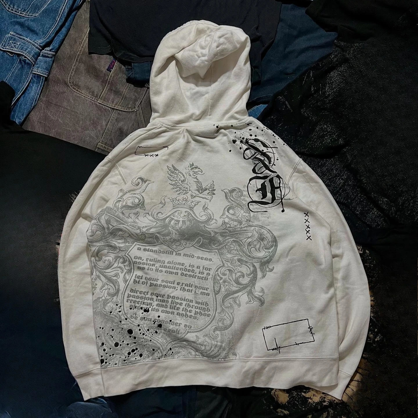 Streetwear Retro White Zipper Hoodie Mens Womens Gothic Letters Graphic Printed Sweatshirt Harajuku Casual Y2K Clothing 250904