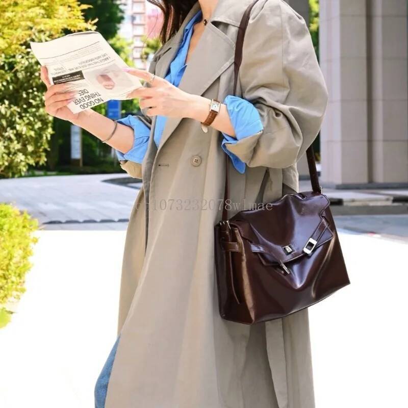 New Designer Shoulder Bags for Women Fashion Casual Large Capacity Handbag Armpit Soft Pu Leather Tote Commute Bag