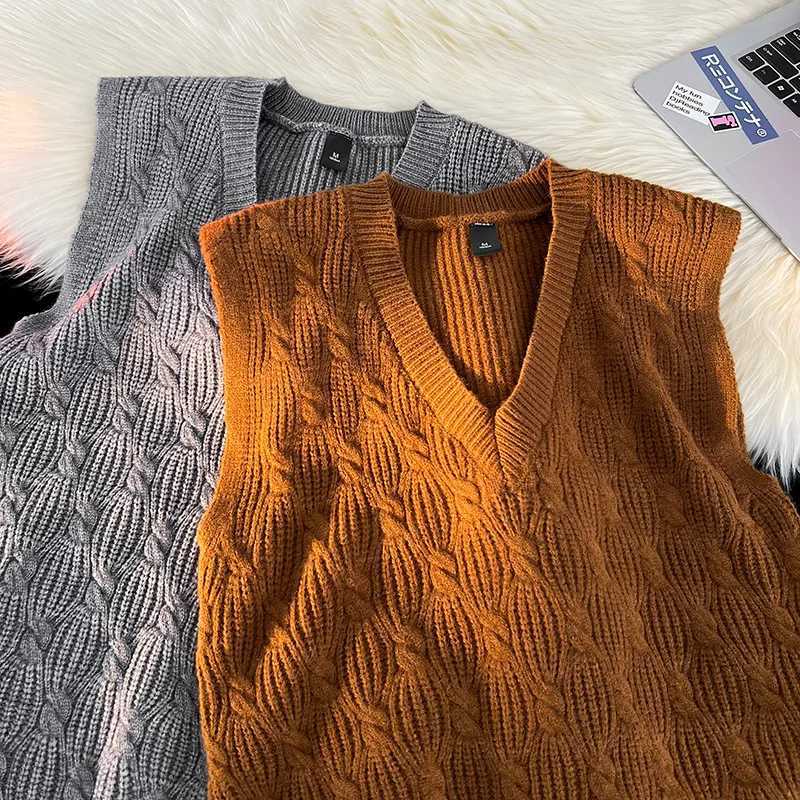 Vneck Casual Lightweight Sleeveless Windproof Vest Jackets Outerwear Men Warm Loose Coat Outdoor Fashion Bottom Shirt WaistcoatXJ250904