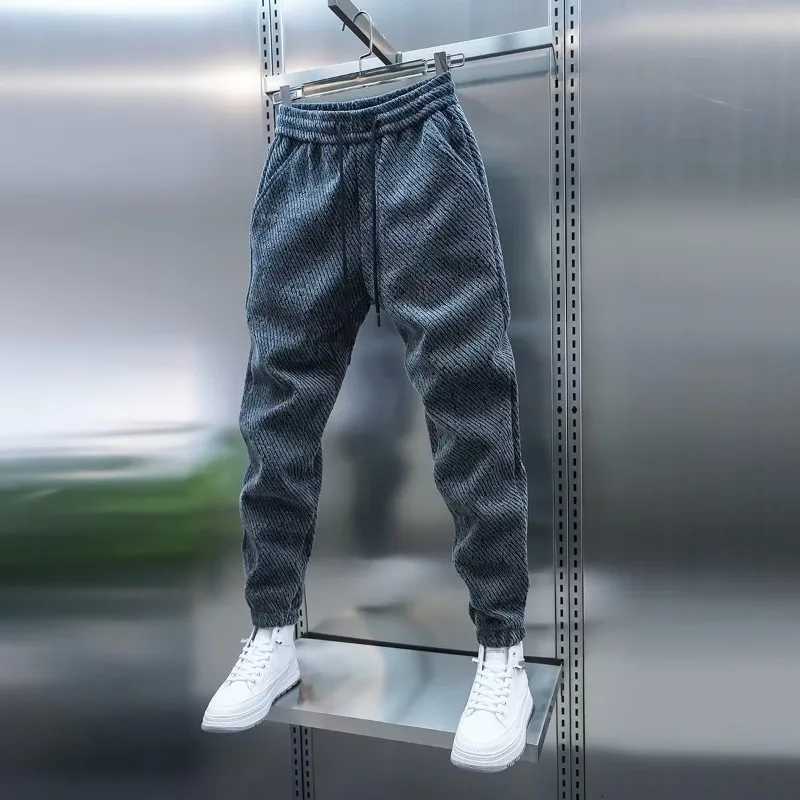 Spring Mens Stripe Joggers American High Street Sports Trousers Cotton 9Minute Sweatpants Fashionable Mens Clothing 2025 NewXJ250904