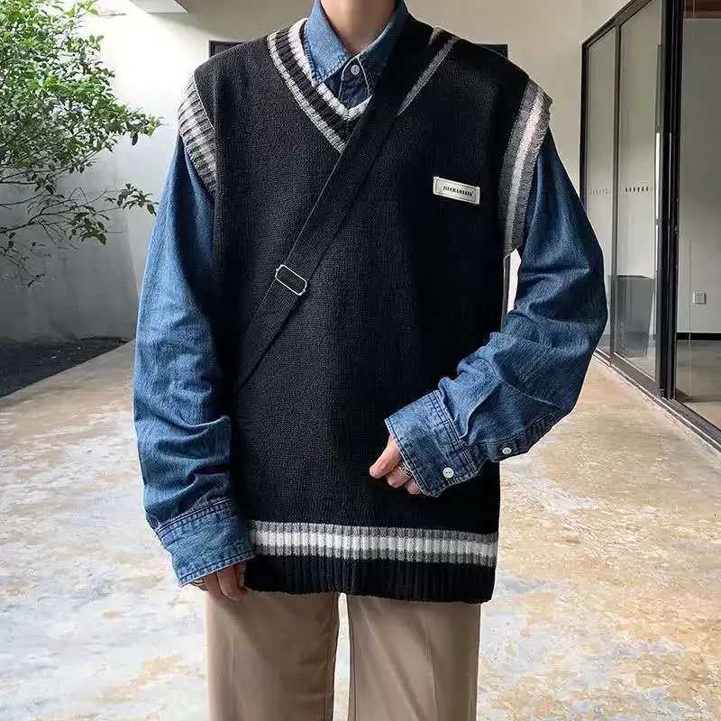 Waistcoat Loose Fit Sweater Man V Neck Sleeveless Streetwear New In Knit Vests for Men Designer High Quality Clothing Deals 2024XJ250904