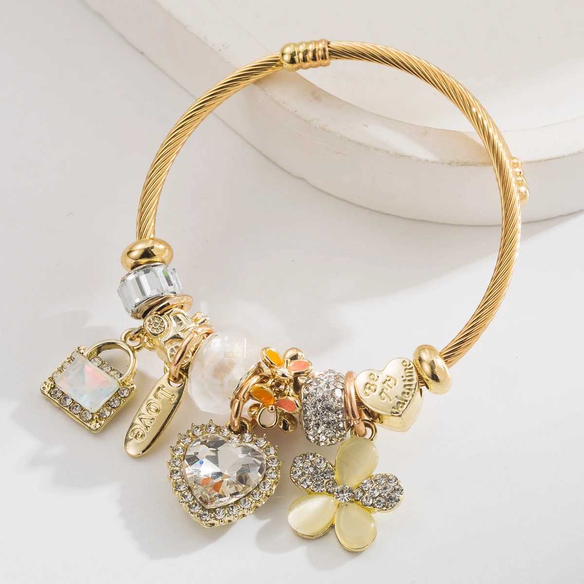 Cross border Hot Selling Panjia Stainless Steel Bracelet Fashionable And Sweet Lock Shed We Pendant Highend Y250904