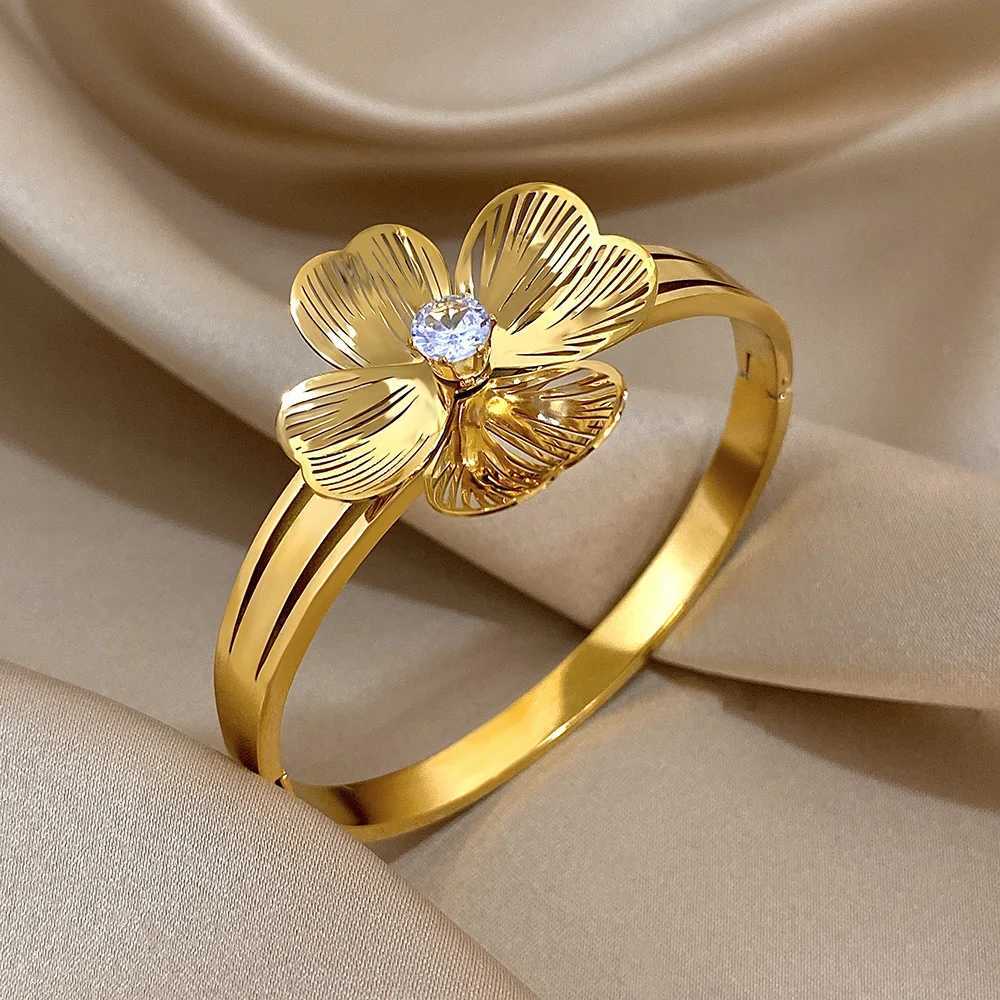 Glossy Inlaid Rhinestone Big Wer Cuff Bracelets for Women Trend Stainless Steel Gold Plated Wrist Bangles Waterproof Jewelry Y250904