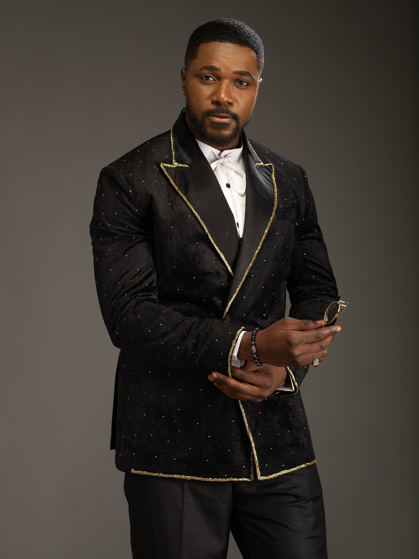 Stylish Men's Suit Peaked Lapel Beads 2 Pieces Set Tailor-Made Jacket Rhinestone Blazer Groom Customized Coat Pants Plus Size