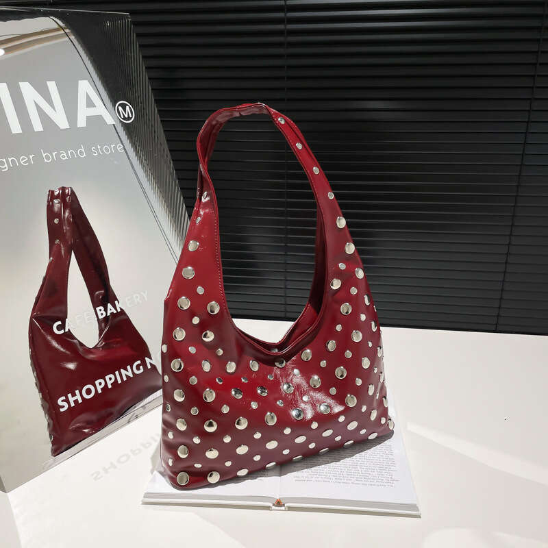 European and American Fashion Women's 2025 New Casual Personality Trendy Cool Niche Polka Dot Rivet Single Shoulder Underarm Tote Bag