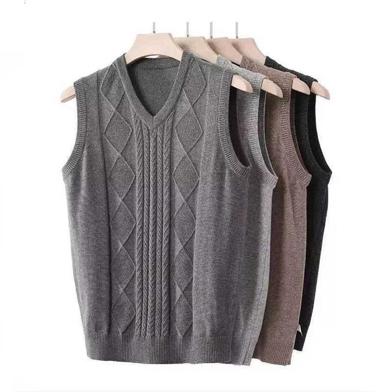 Simplicity Autumn Winner New Men Sweaters Vest VNeck Solid Twisted Flower Screw Thread Thicken Sleeveless Pullovers Knitd TopsXJ250904