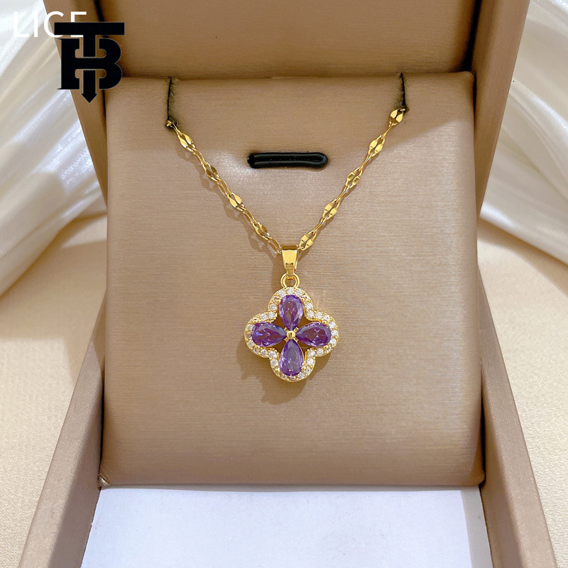 A Novel And Distinct Design Style Featuring Micro-set Emeralds And Amethyst Four-leaf Clover Pendants Titanium Steel Collar Chain Jewelry Designer Nec