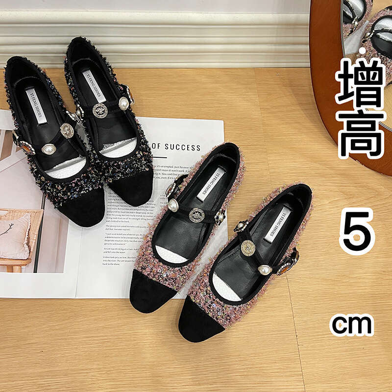 Inner Height Increase Li Zhen Women's New Versatile French Style Metal Badge One-Word Buckle Strap Round Toe Flat Single Shoes for Women