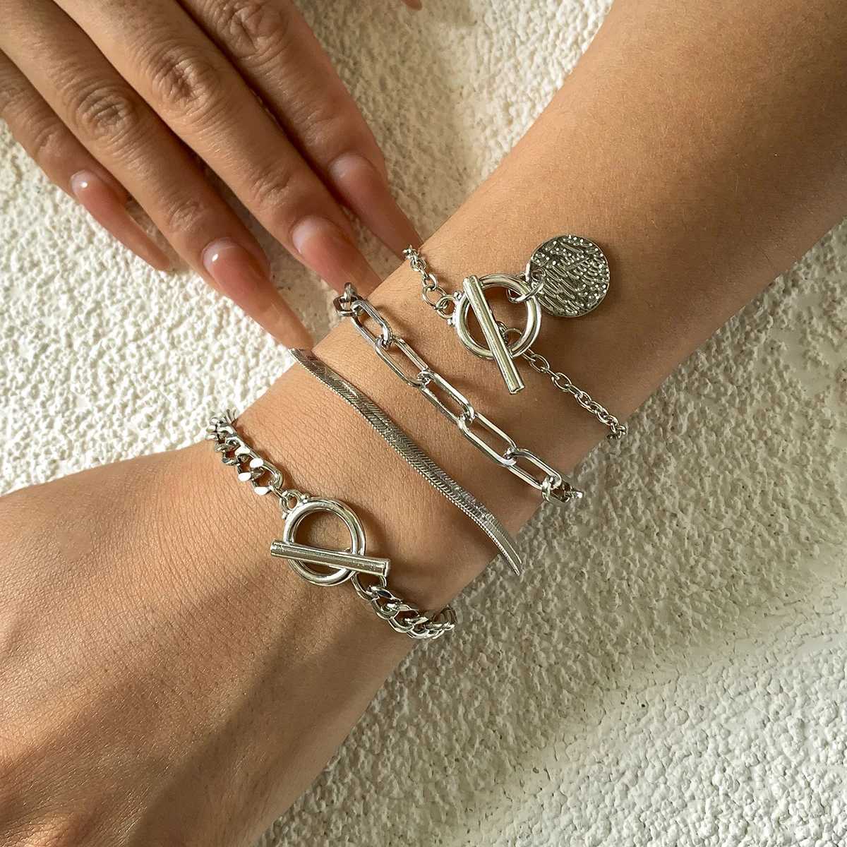 4pcs Bracelet Set Ladie Hip Hop Trend Snake Bone Chain Bracelet Sets Vintage Metal Ot Accories Combination JewelryXJ250904