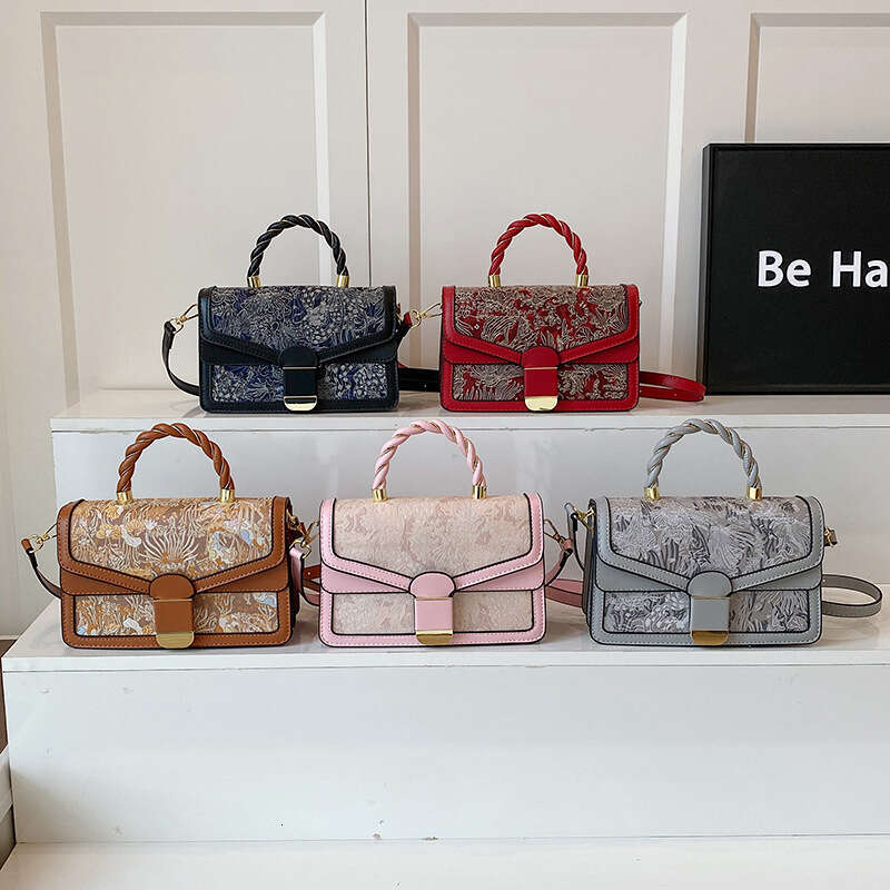 DHEssentials 2025 Butterfly Embroidery Flap Bag Minimalist Luxury Crossbody Purse