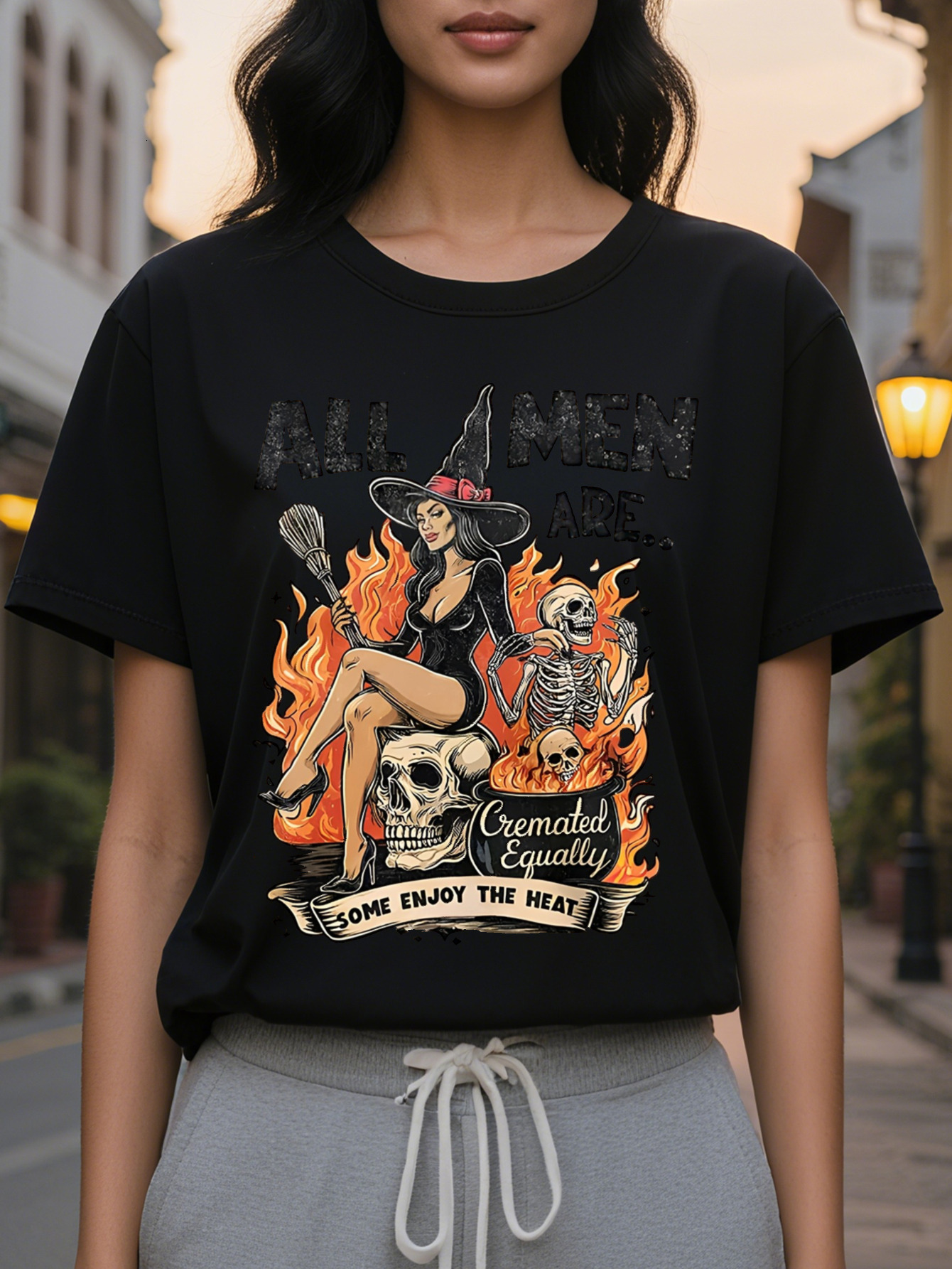 Large XL Women's Halloween Witch Cauldron Graphic Print Sweatshirt Beige with Black Spooky Design Round Neck Pullover for Plus Size