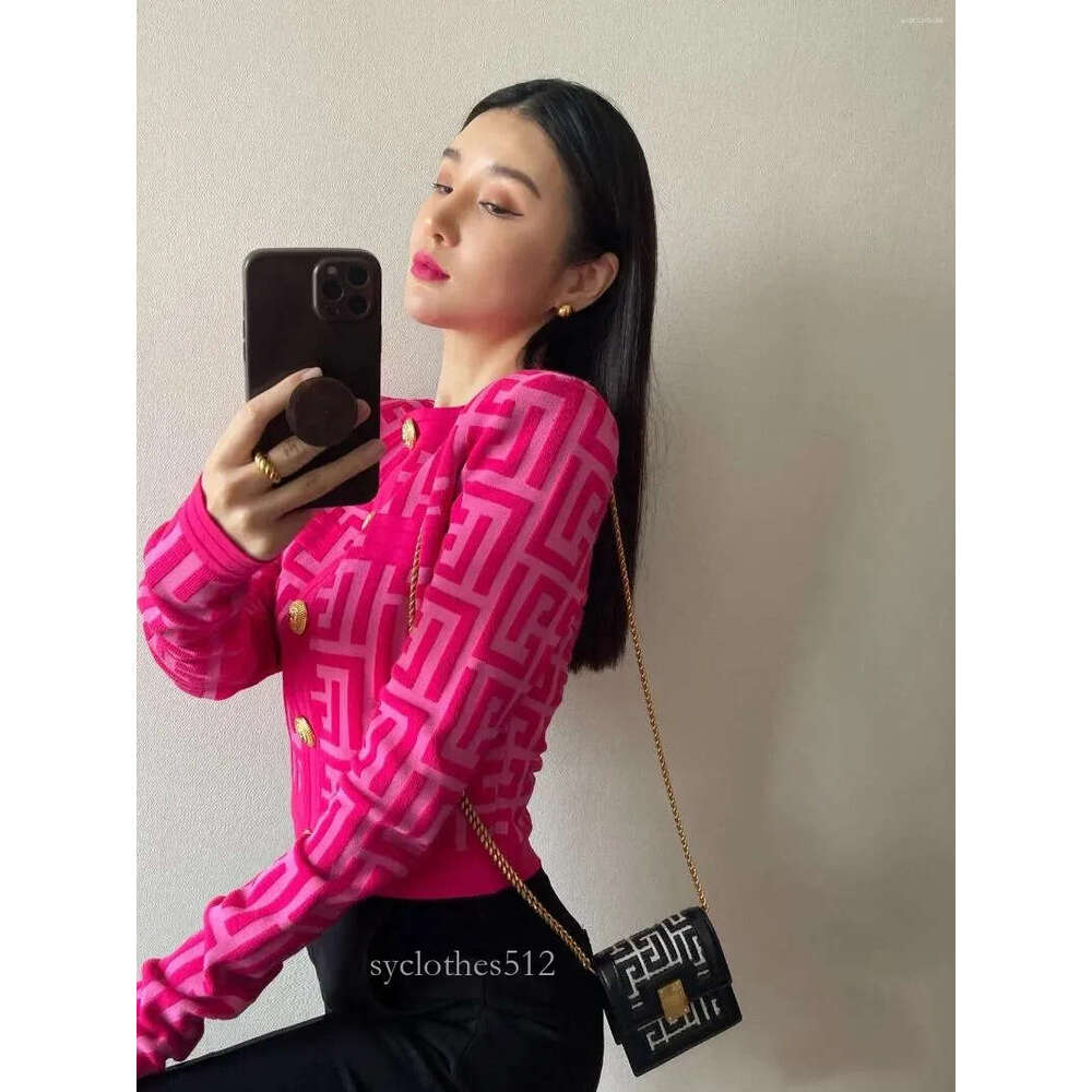 Women's Knits Spring And Autumn Knitted Cardigan Coat Women With Buttons French Chic Top Alphabet O-Neck Short Sweaters