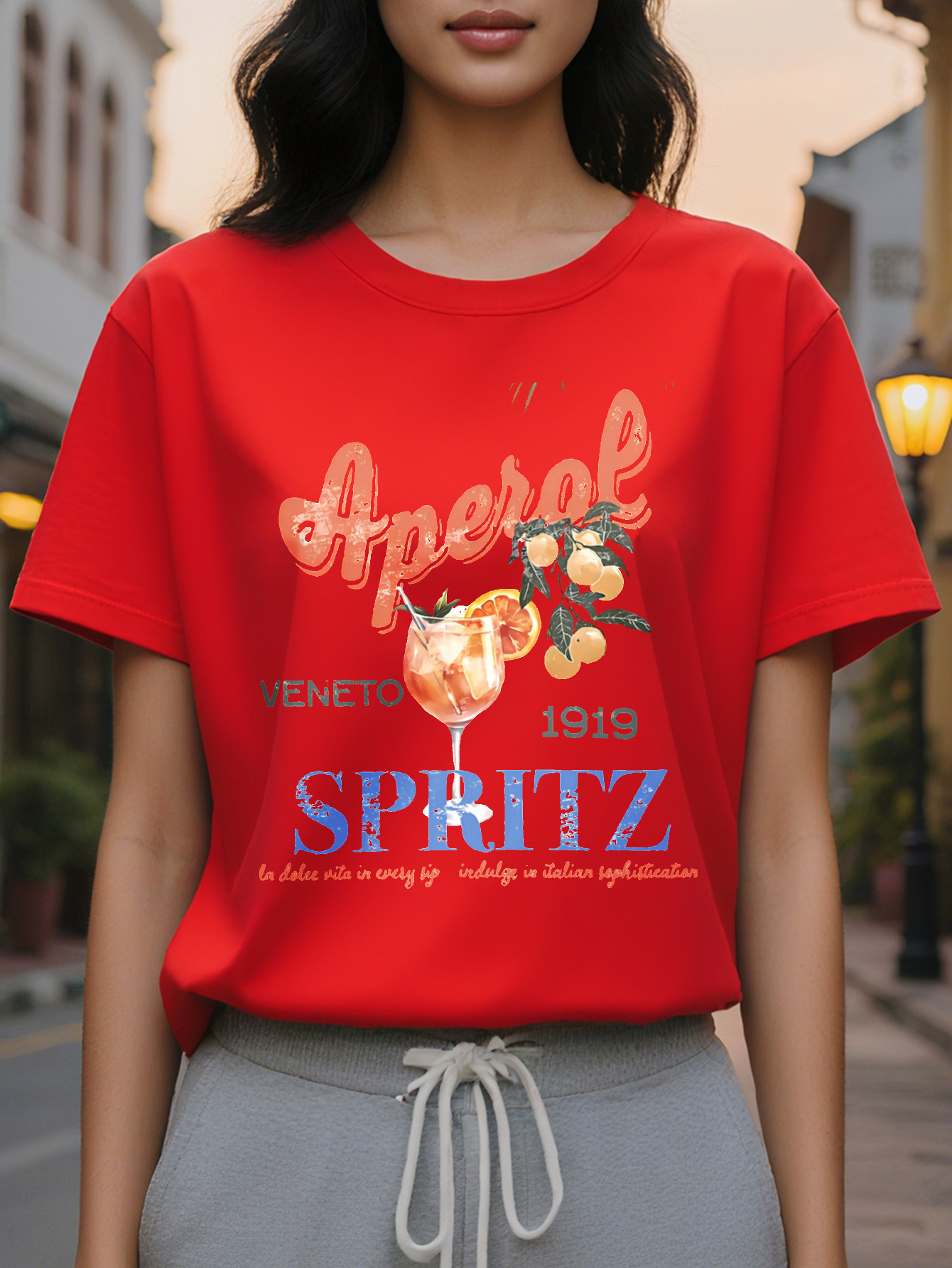 Vintage Aperol Spritz Ladies Pattern T-Shirt Light Gray Casual Round Neck Shirt with Venetian Bottle Design Ideal