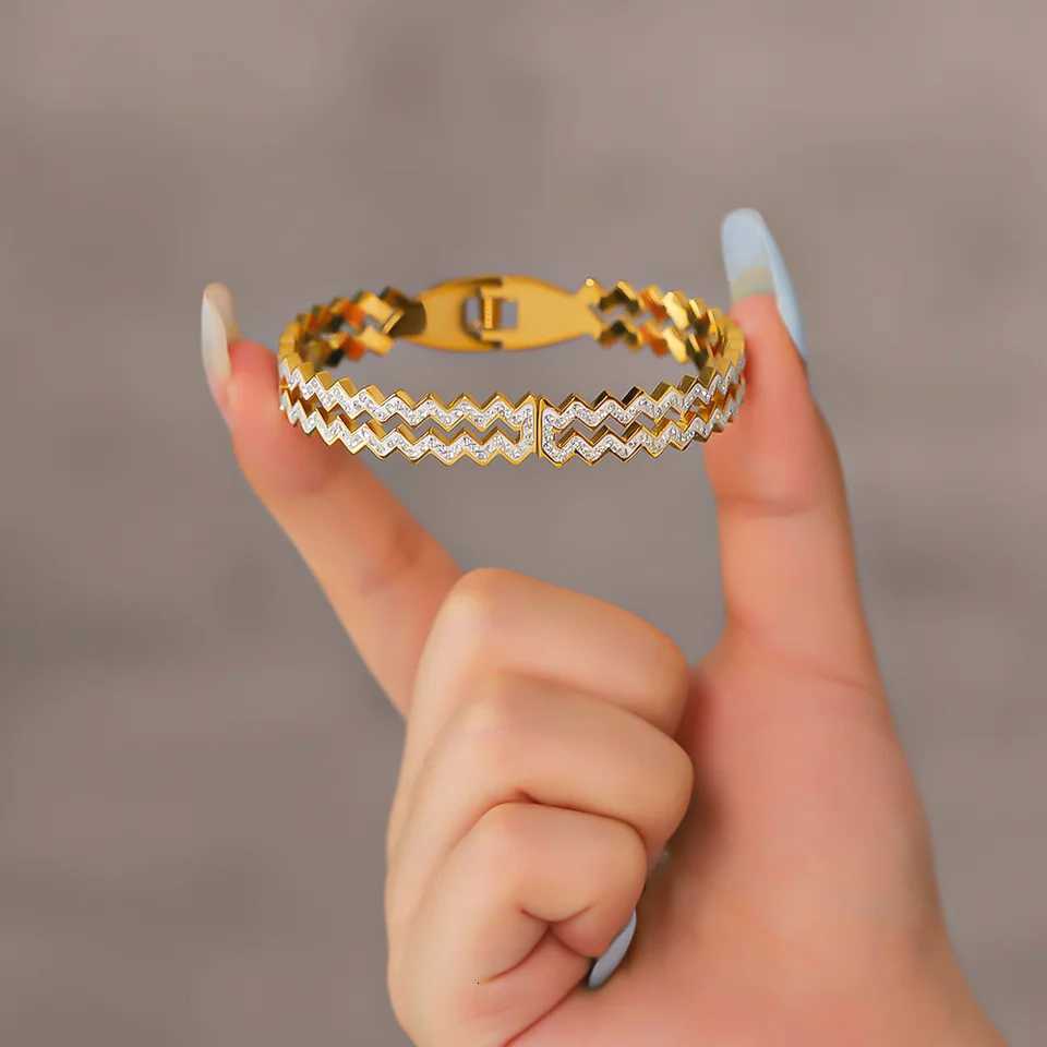 Non Fading Serrated Pattern Inlaid With Artificial Zircon Stainless Steel Bracelet Wens Exquisite Hand Accessories Y250904