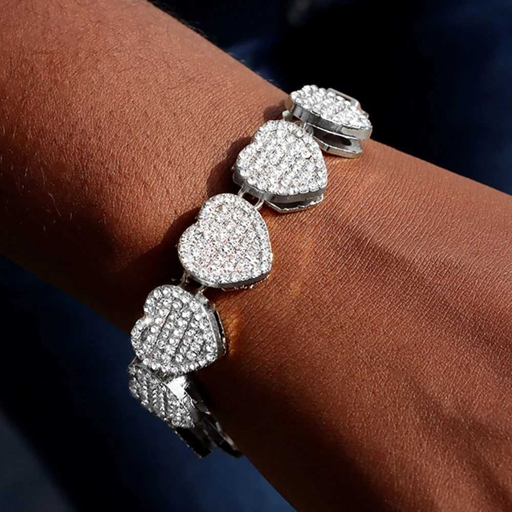 Luxury Bling Crystal Heart Cuban Link Chain Bracelet for Women Full Rhinestone Valentines Day Jewelry Gift Fashion DropShippingXJ250904