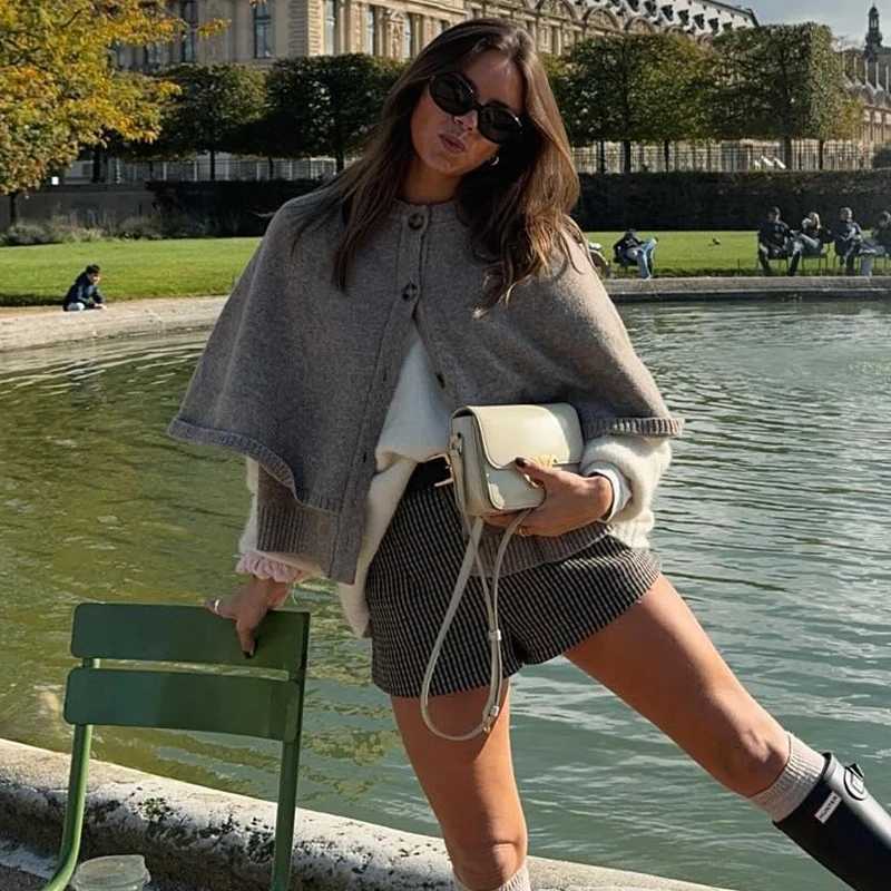 MUJER Cape Cropped Cardigan for Women Knitted Short Sweaters Cardigans Women Fashion Button Knitwear Women Cloak Womens Sweater M250904