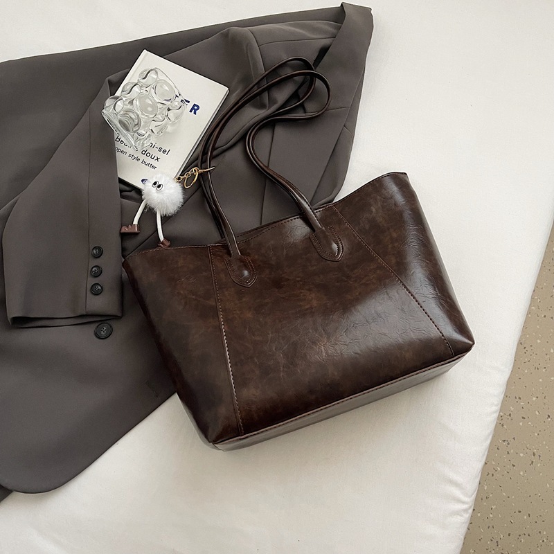 2025 Autumn New Retro Commuter Bag, Fashionable, Light Luxury, Elegant, Diagonal Cross Bag, niche Design Designer Shoulder Bag