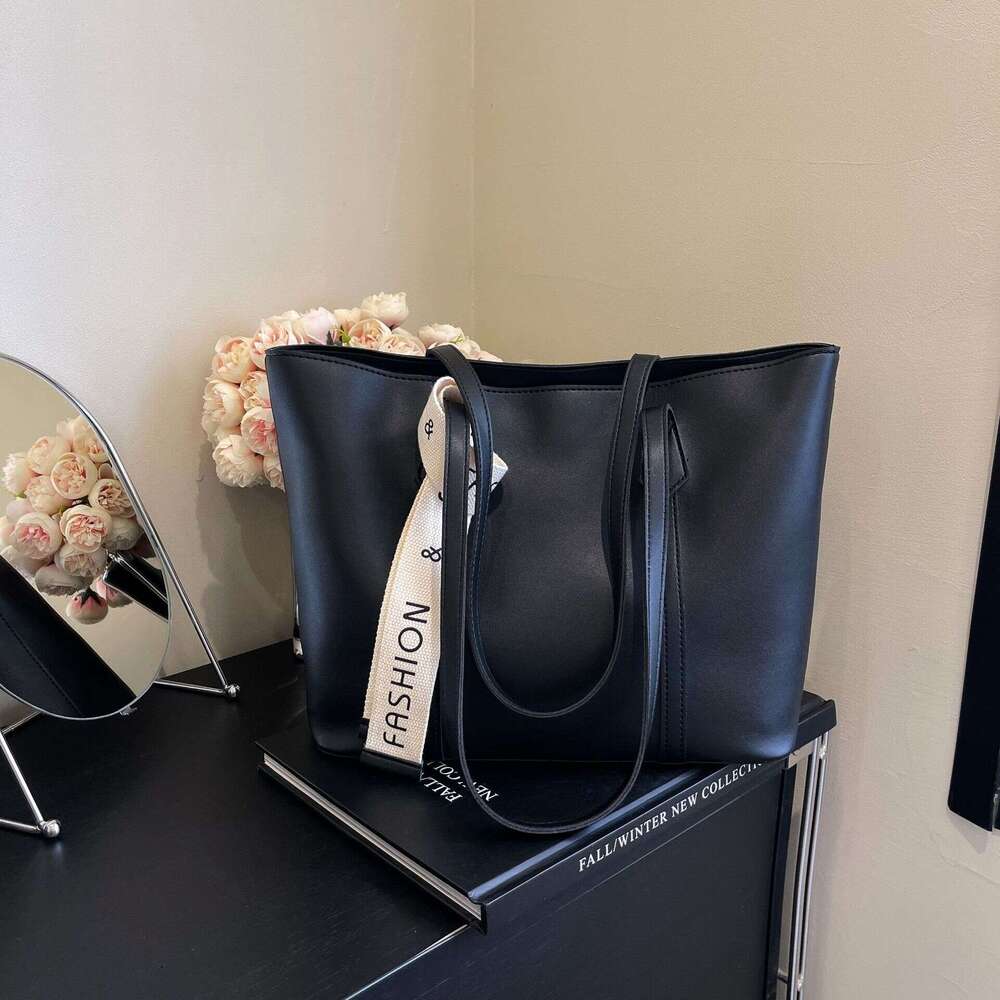 DHEssentials 2025 Summer Women's Large Capacity Tote Bag Urban Minimalist Retro Casual PU Shoulder Underarm Bag for School Commute Coffee Black