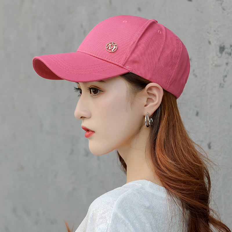 Cotton baseball cap, foreign trade style, with metal logo, fashionable and versatile, unisex style