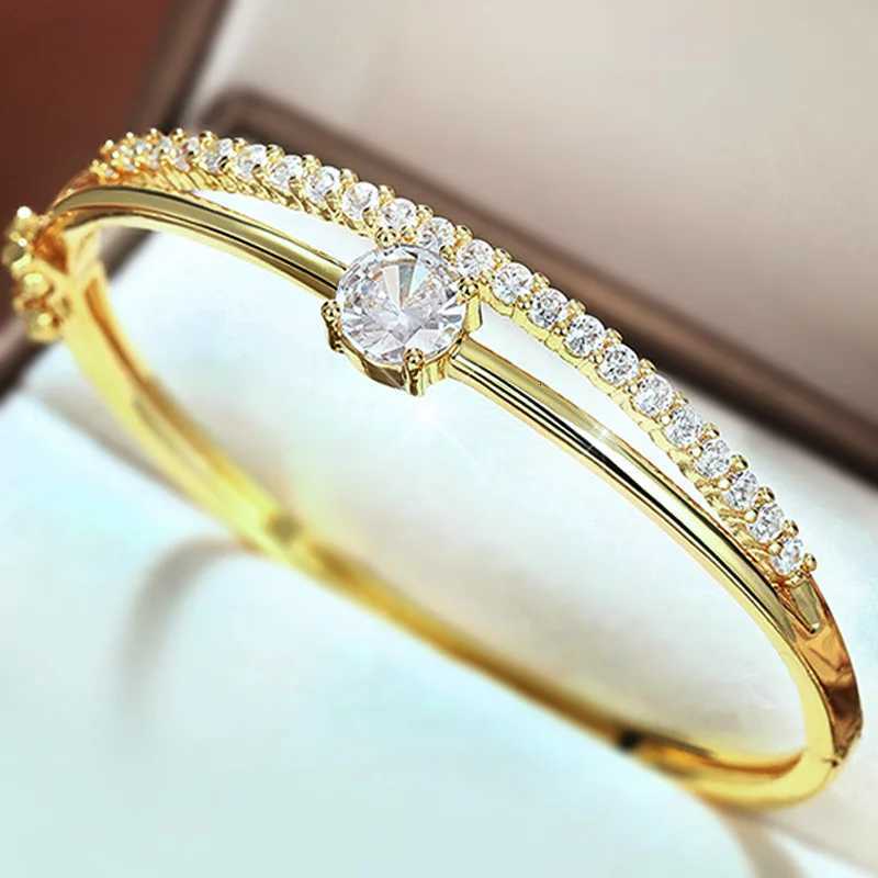 2025 New Personalized Luxury Jewelry for Attending Banquets Inlaid with Zircon Fashionable and Elegant Bracelets W250904