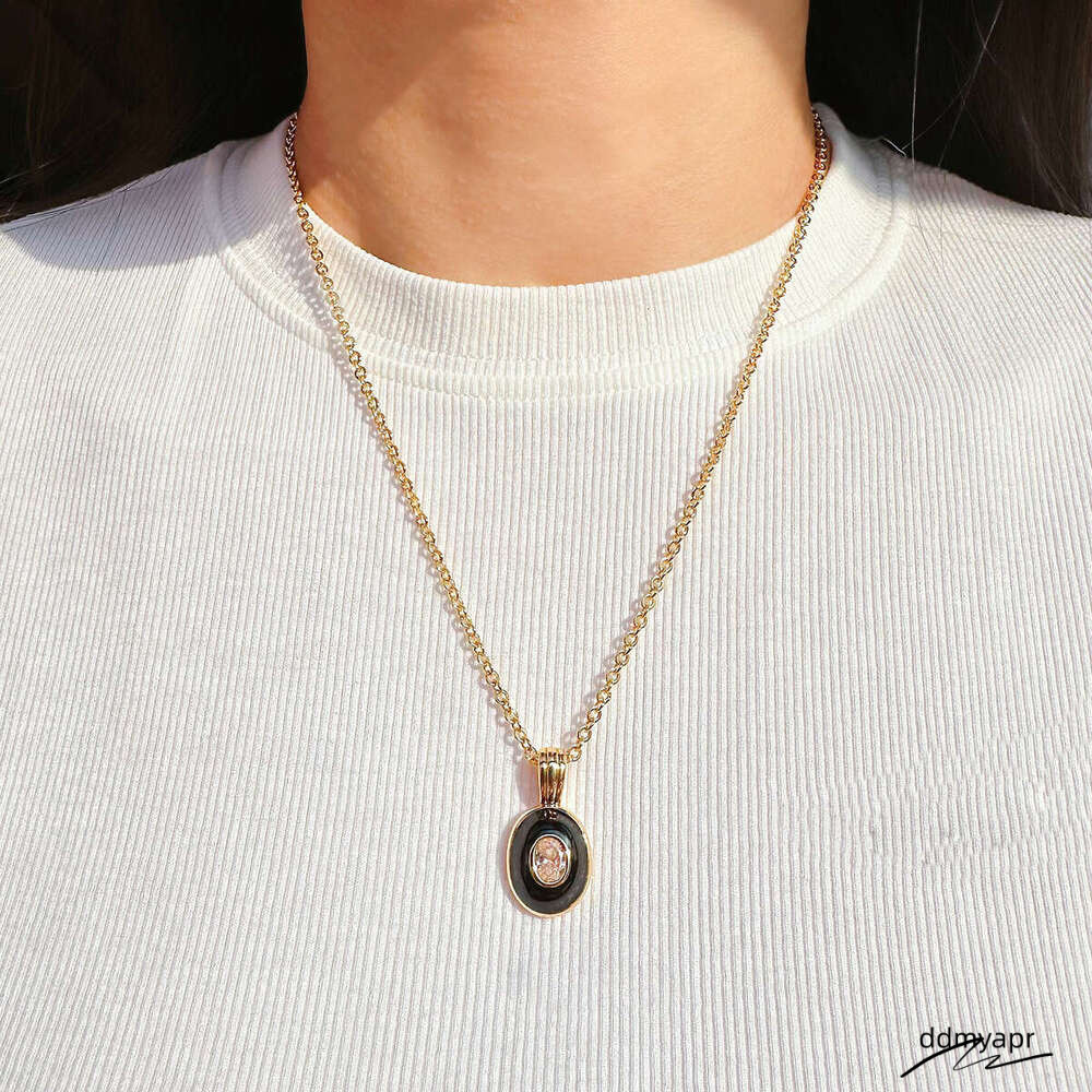 Niche High Quality Black Gold Enamel Glaze Oval Pendant Ddmyday Necklace Fashionable Zircon Layered Sweater Chain 762 Ddmyday