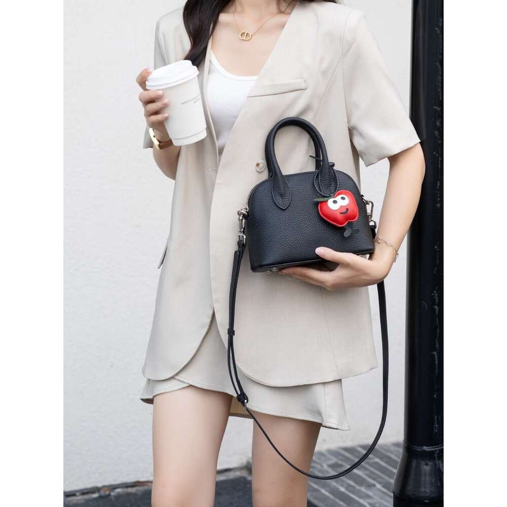 Summer New Korean Version Ins Style Niche Versatile High-End Feel Single Shoulder Crossbody Handheld Simple Shell Bag for Women designer bag B5