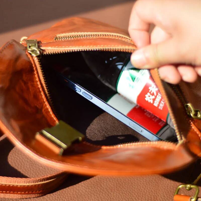 AETOO Leather small square women Europe and the United States fashion retro locking envelope bag trend crossbody shoulder ba