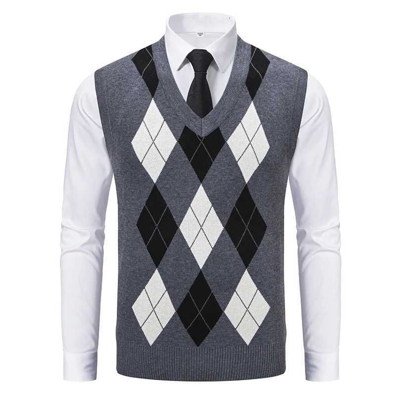 Mens Soft Sweater Vest Spring Autumn Sleeveless Knitted Pullover Husband Dad Fashion Knitted Vests Black Grey Plaid S2XLXJ250904
