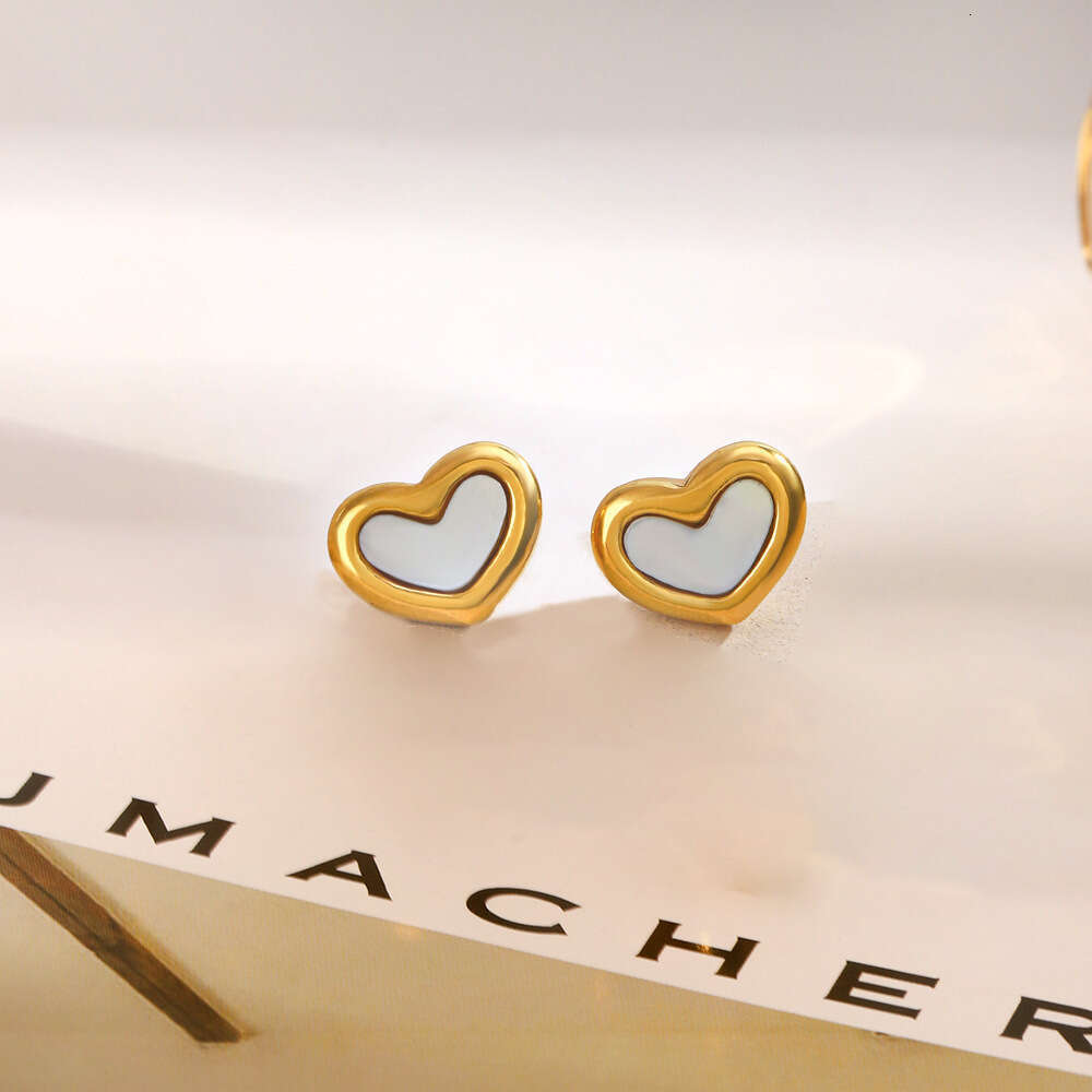 Shell Heart Necklace for Women Summer Light Niche Simple Minimalist Style Heart-shaped Collarbone Chain Versatile Accessories Set