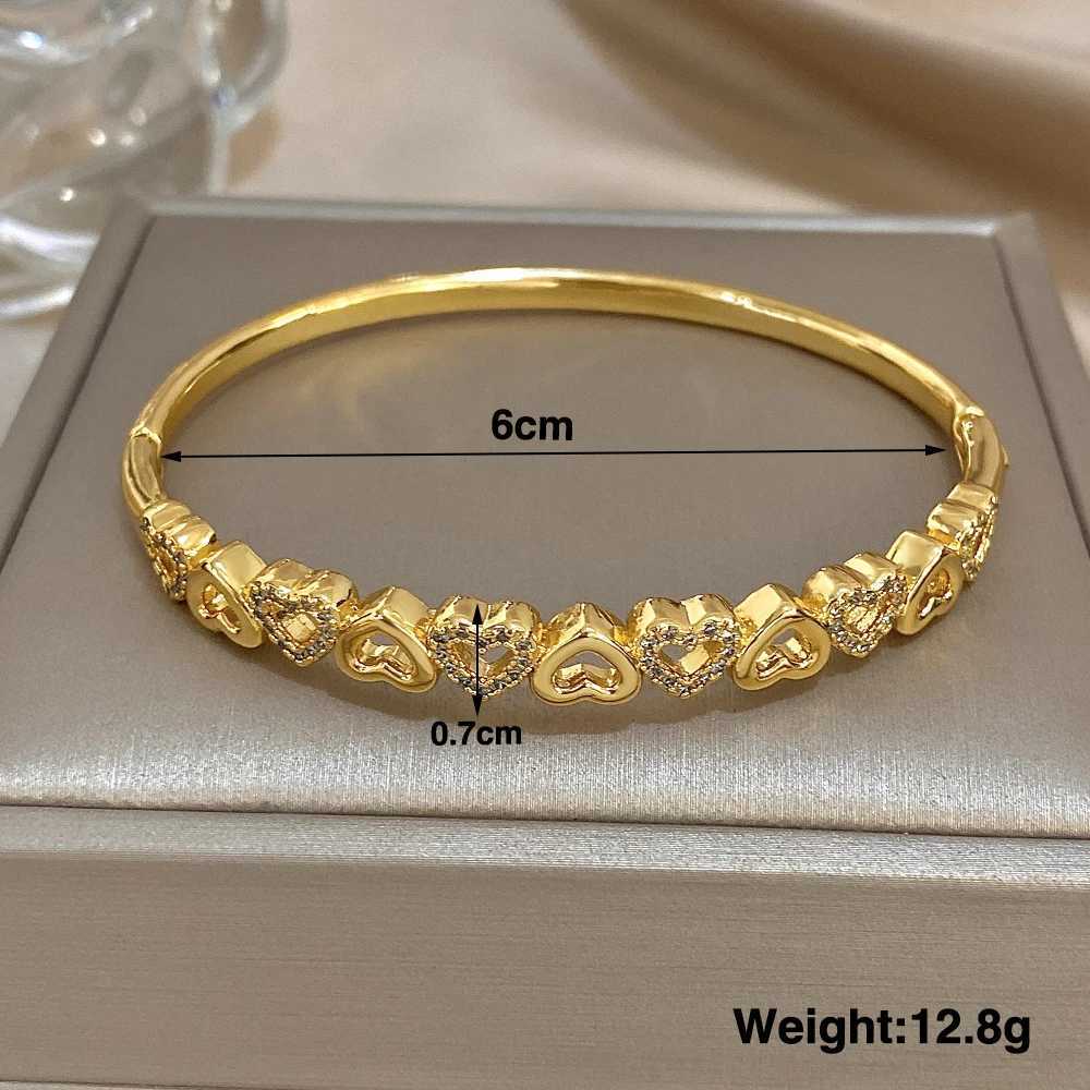 Elegant Zircon Pahwork Cuff Bracelet for Women Fashion Gold Plated Copper Stacking Bangle Bracelets Waterproof Jewelry Y250904