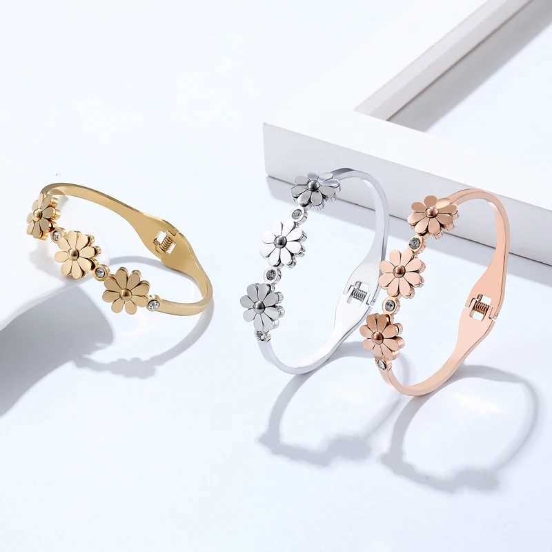 ute Crystal And z Chrysanthemum She Bracelets Bangle Stainless Steel Spring Open Gold Color Bangle For Wen Brand Jewelry Y250904