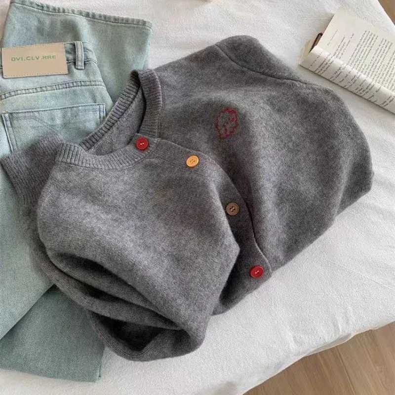 Women Colorful Button Tops Embroidered Oneck Knitted Sweater 2025 Autumn Winter Versatile Long Sleeve Cardigan M250904