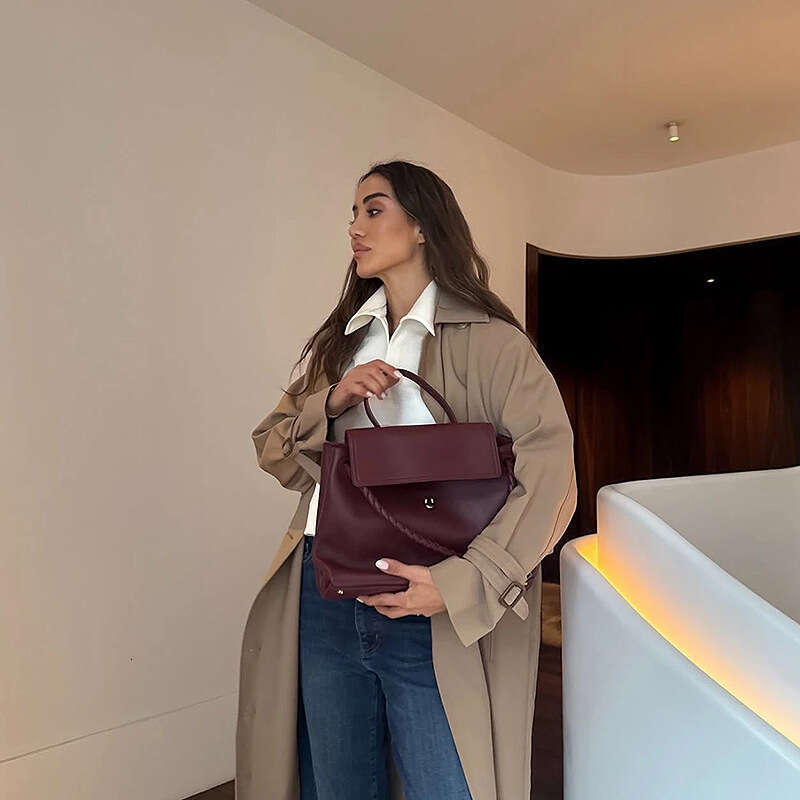 Luxury bag Hot Selling Plain Fashion Light Versatile Bowknot Gold Buckle Single Shoulder Crossbody Handheld Genuine Leather Tote Bag