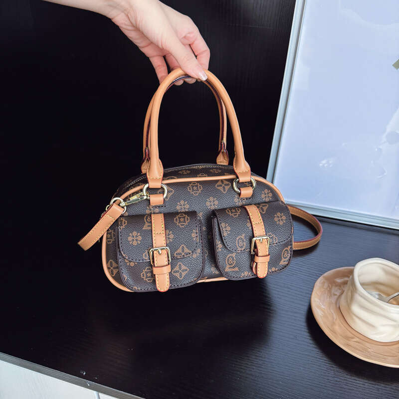 2025 Designer Bag Luxury Shoulder Crossbody Bags Commuter Womens Bowling Bag Tote Bag Korean Fashion Texture Simple Versatile Handbag XMAS gift