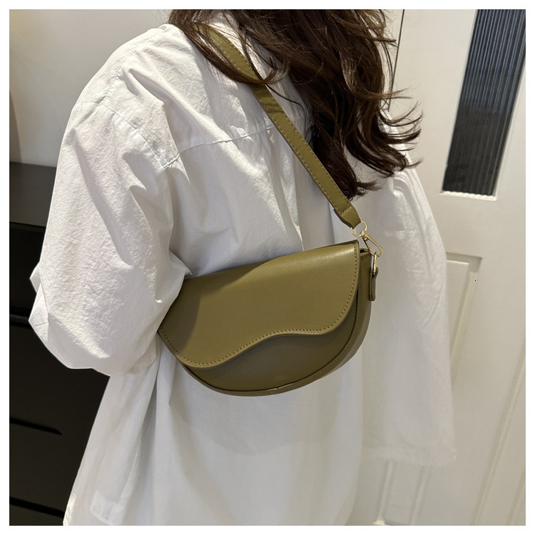 2025 autumn new light luxury elegant fashion leather niche design trend versatile crossbody bag designer shoulder bag