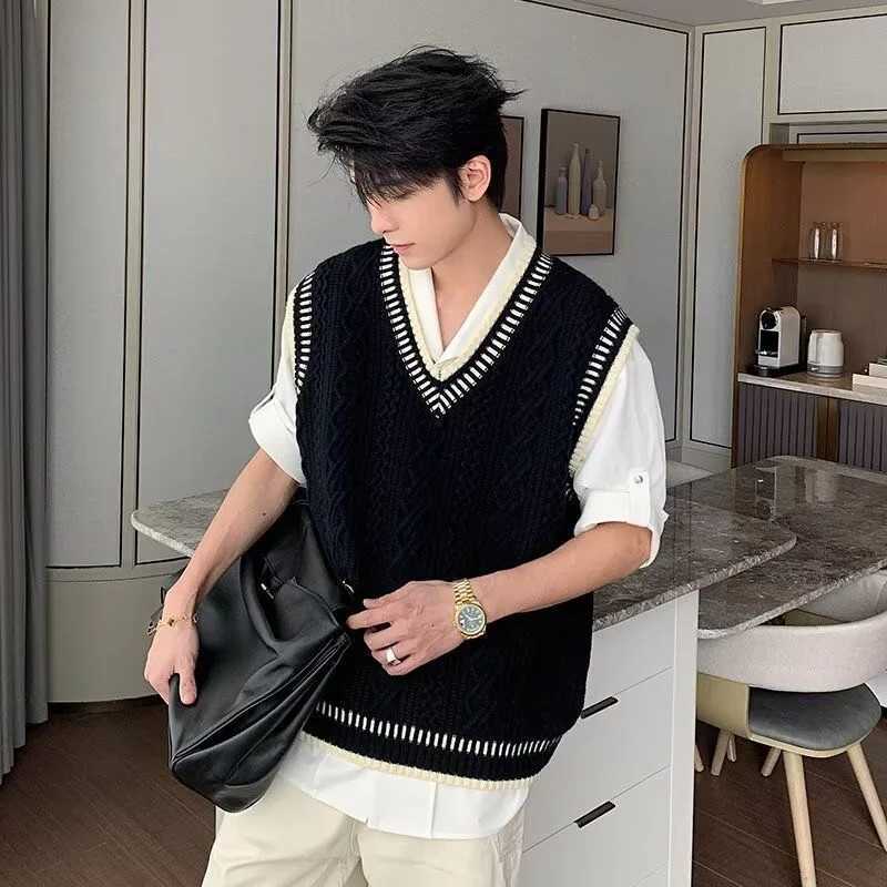 Spring and Autumn Academy Sweater Mens Casual Vneck Vest Sweater Korean Style Fashion Loose Candid TopXJ250904