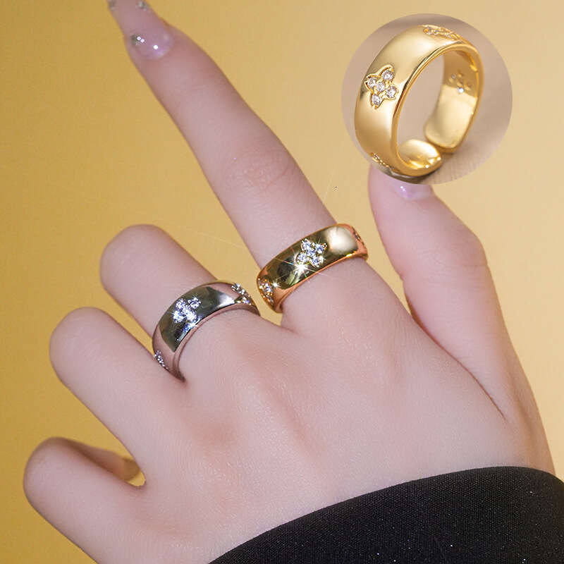 2025 Summer New Cross-Border Lucky Clover Ring - Copper Gold-Plated, Heavy-Duty Diamond Inlaid, Adjustable, Unisex Luxury Style (693, Gold/Silver)