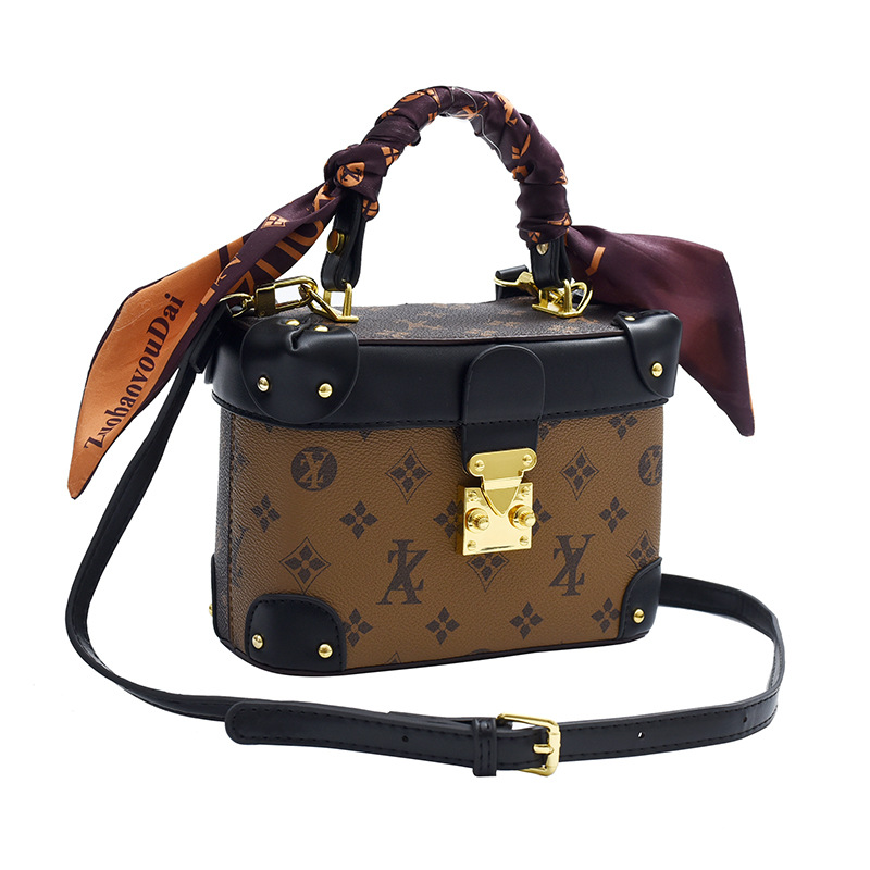 Small bag women 2025 new European and American fashion all-match temperament ladies leisure niche box bag shoulder messenger bag