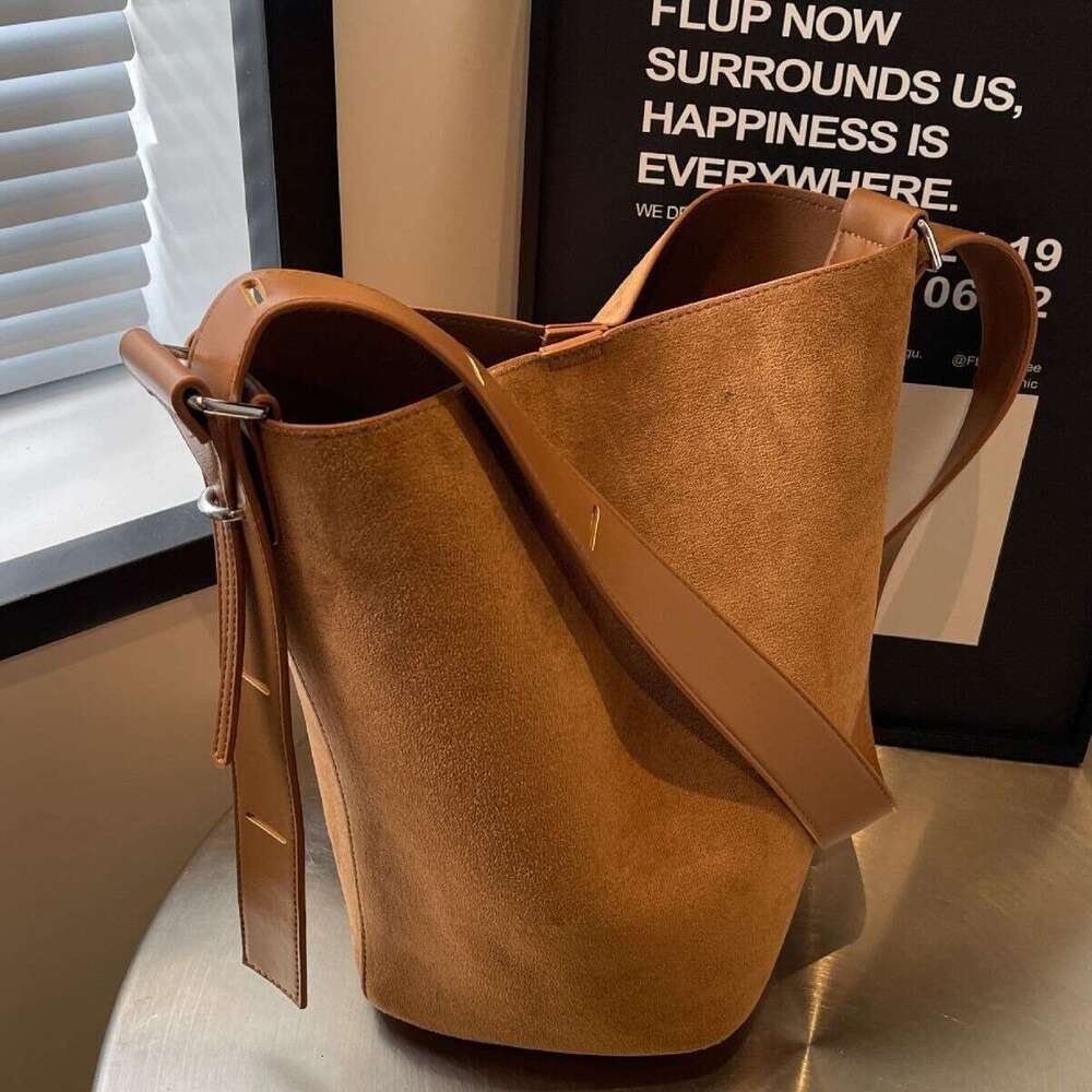 Women's Large Capacity New Versatile Matte Shoulder Crossbody Textured Free shipping designer Fashion Bucket Bag