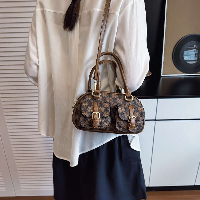 2025 Designer Bag Luxury Shoulder Crossbody Bags Commuter Womens Bowling Bag Tote Bag Korean Fashion Texture Simple Versatile Handbag XMAS gift