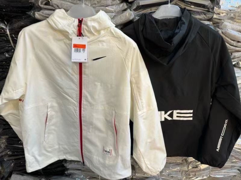 Men's outerwear Spring and Autumn thin outdoor sports windproof jacket casual loose hooded training Jackets