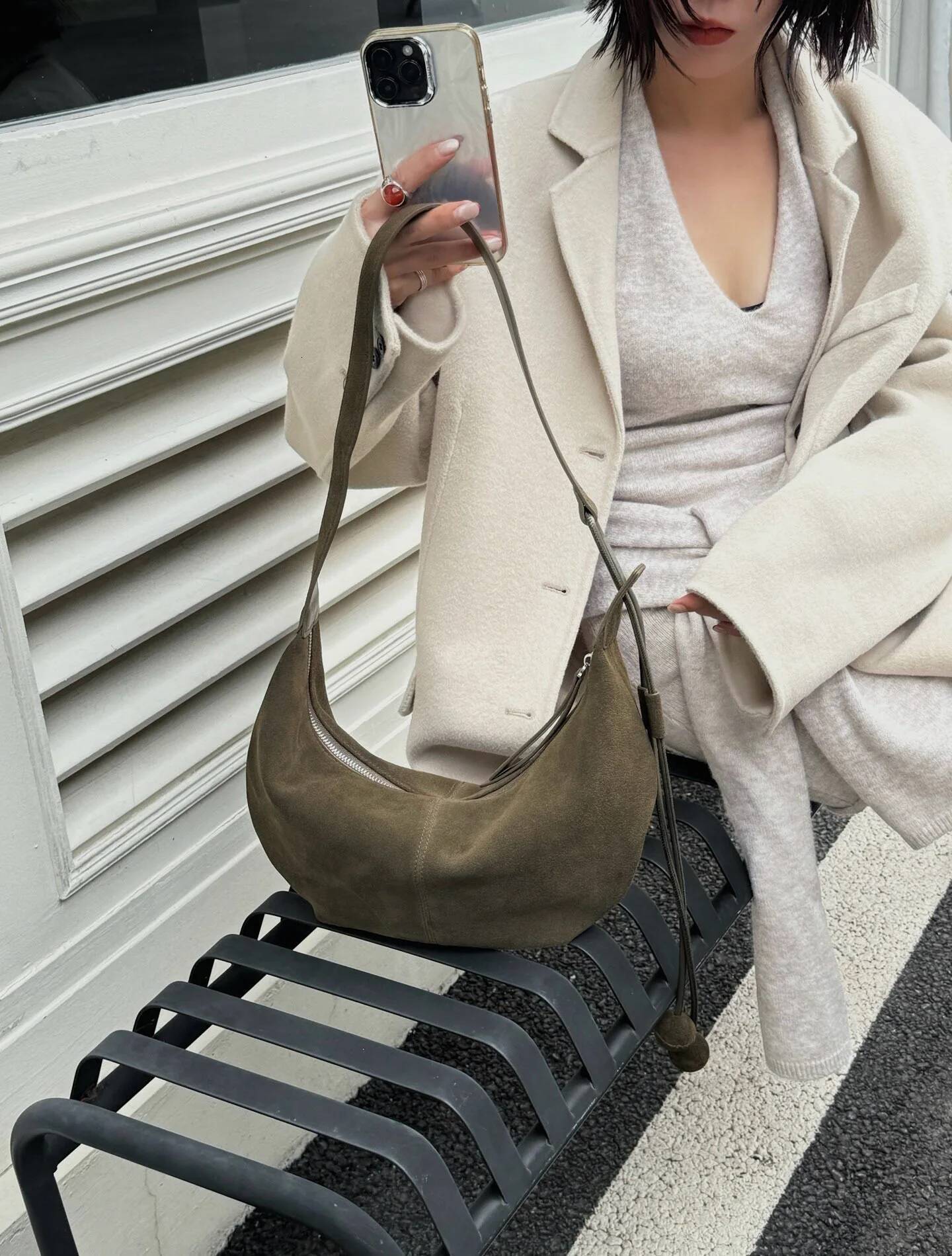 Cowhide nubuck large-capacity dumpling women's casual suede one-shoulder crossbody bag, light