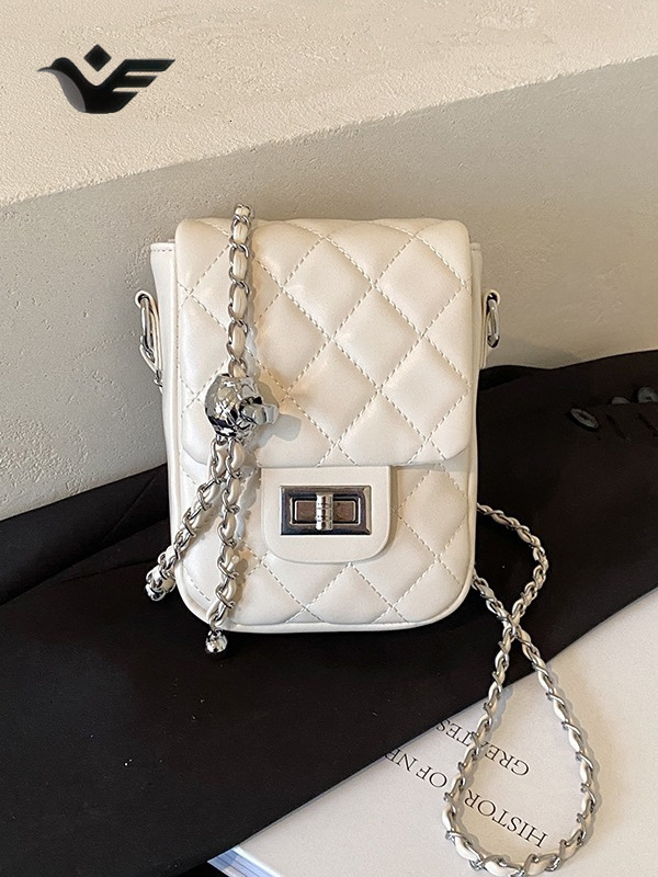 Feiyan Free Shipping New Designer Bag Luxury Shopping Bag Chanel Style Quilted Chain Women's Bag Personality Ins Trend Crossbody Phone Bag