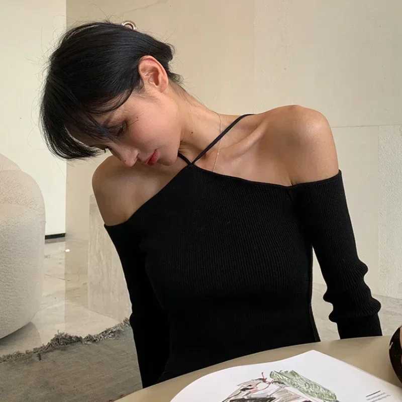 Women Crop Sweater Sexy Off Shoulder Slim Knitted Sweaters Long Sleeve Halter Knit Top Y2k Fashion Pullover Korean Streetwear M250904