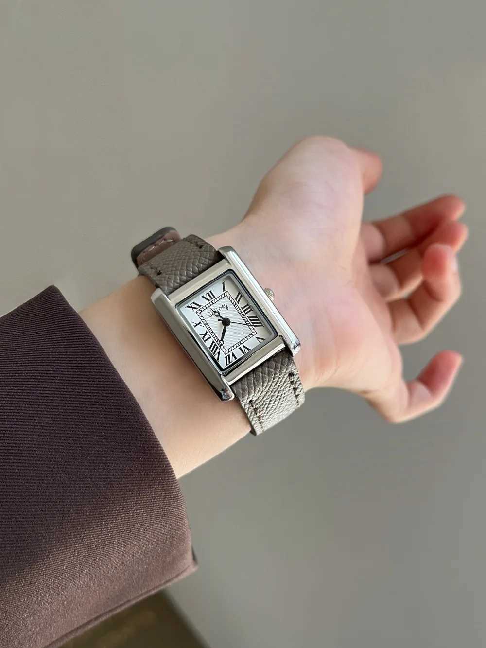 Luxury Square Small Watch Retro Wens Girls Quartz Watches Tiny Fem Watch for Wen Dresses Lady Fashion Gift for Girlfriend X2509041