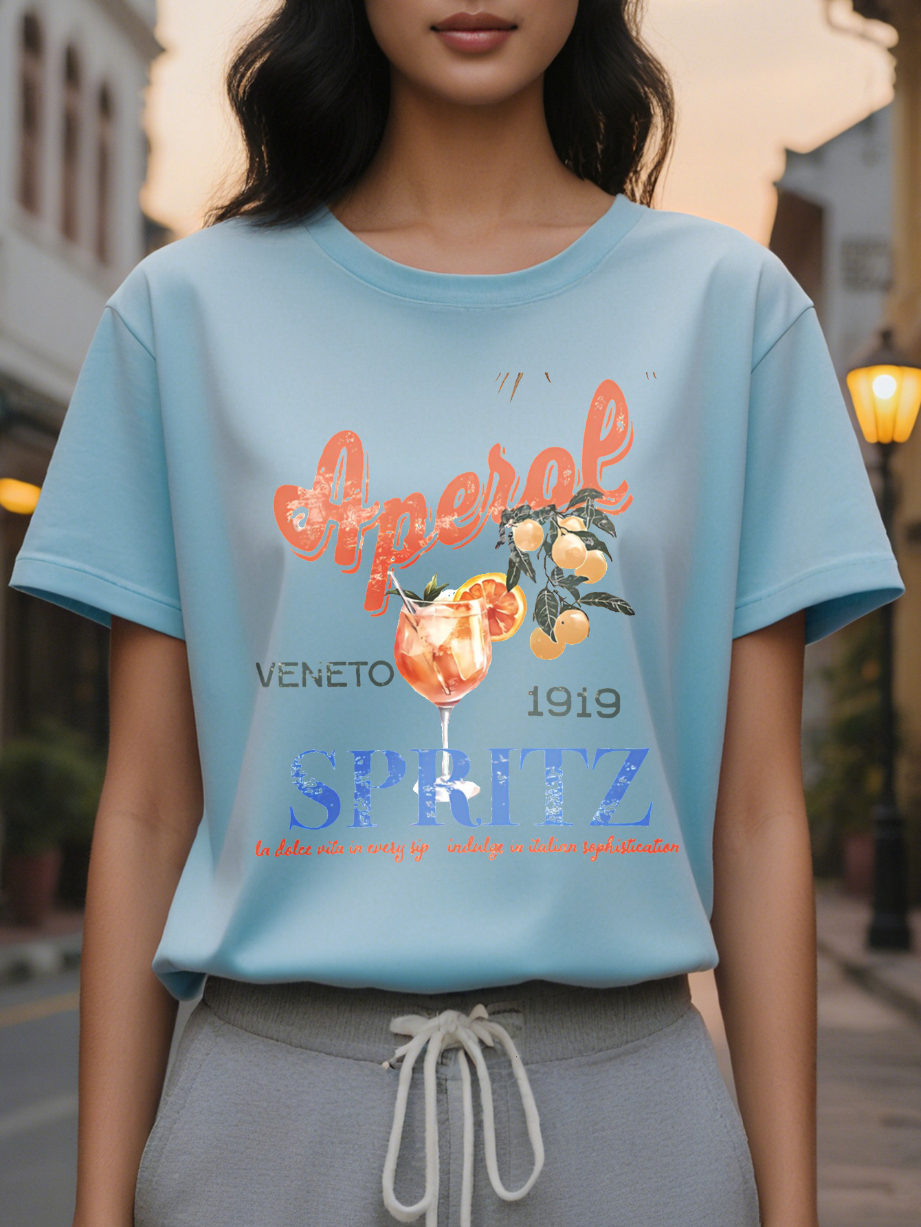 Vintage Aperol Spritz Ladies Pattern T-Shirt Light Gray Casual Round Neck Shirt with Venetian Bottle Design Ideal